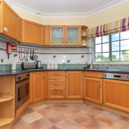 Casa Presa Da Moura * Καρβοέιρο